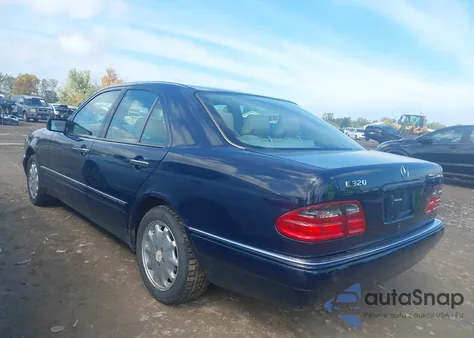1998 Mercedes-Benz E 320 from USA, damaged, VIN WDBJF65F6WA704319